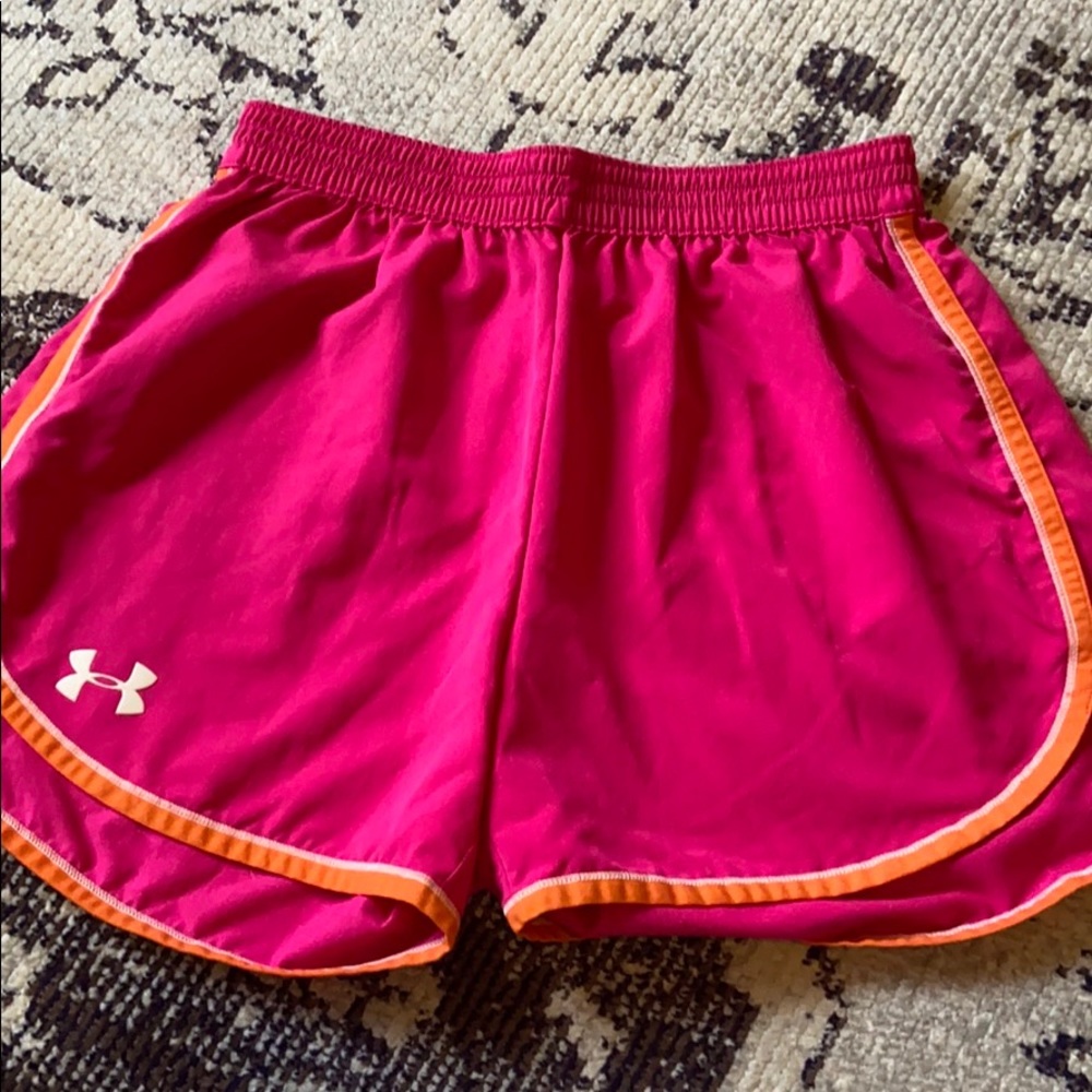 Under Armour Women’s Pink Shorts Size Medium